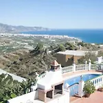 Vila Cerezo *